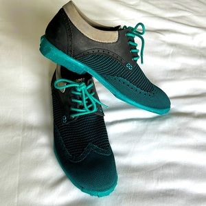 John Fluevog Future Orbits 8/10 new laces!